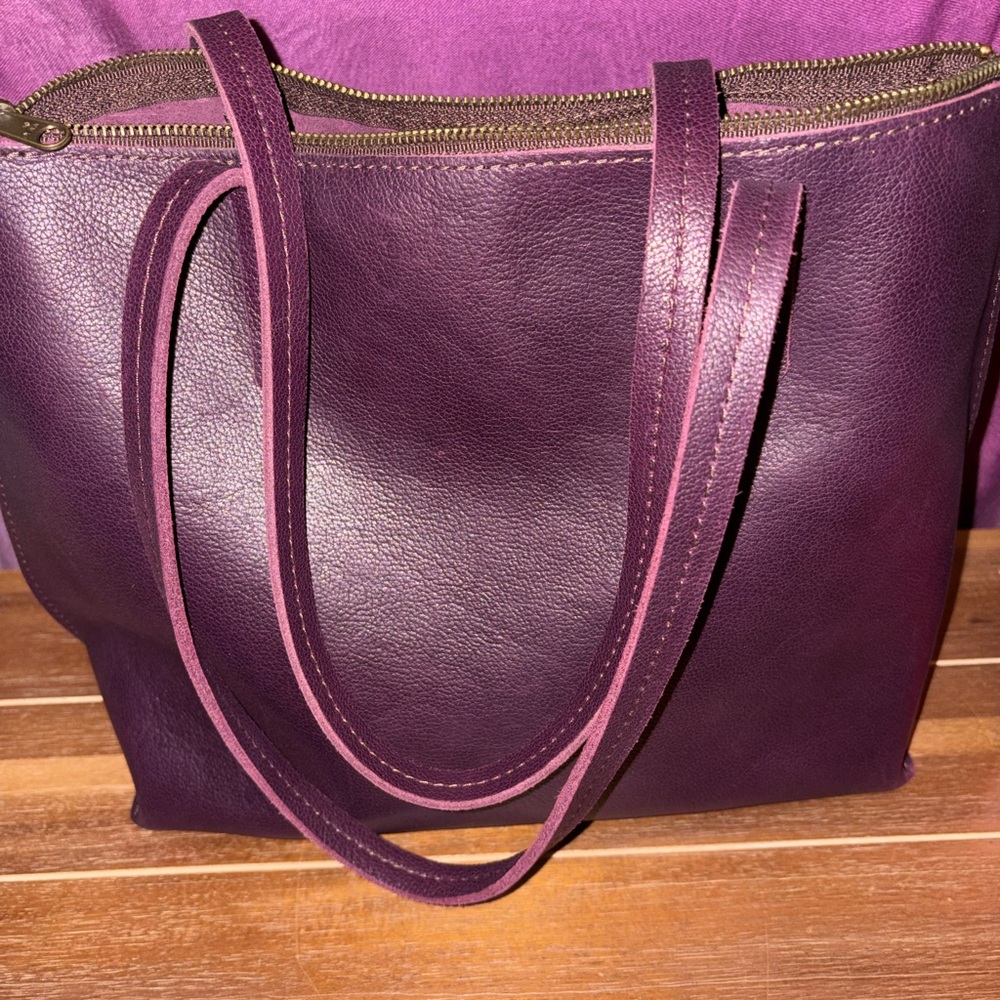 PORTLAND LEATHER AUGUST TOTE MEDIUM